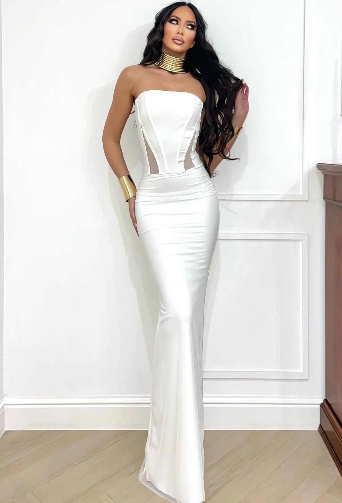Outlet Abito a fascia bustier con gonna in velo bianco Abiti