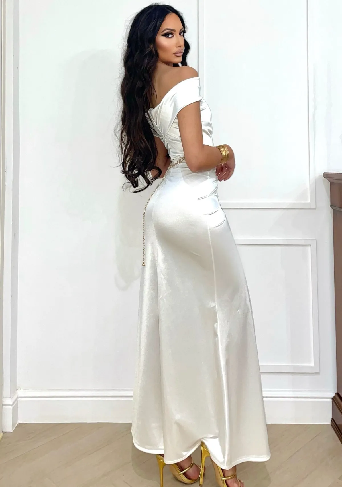 Fashion Abito bianco aderente scollo a barchetta Abiti