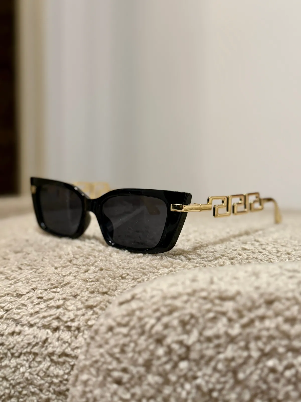 Clearance Occhiale nero cat stecche gold lenti nere Occhiali