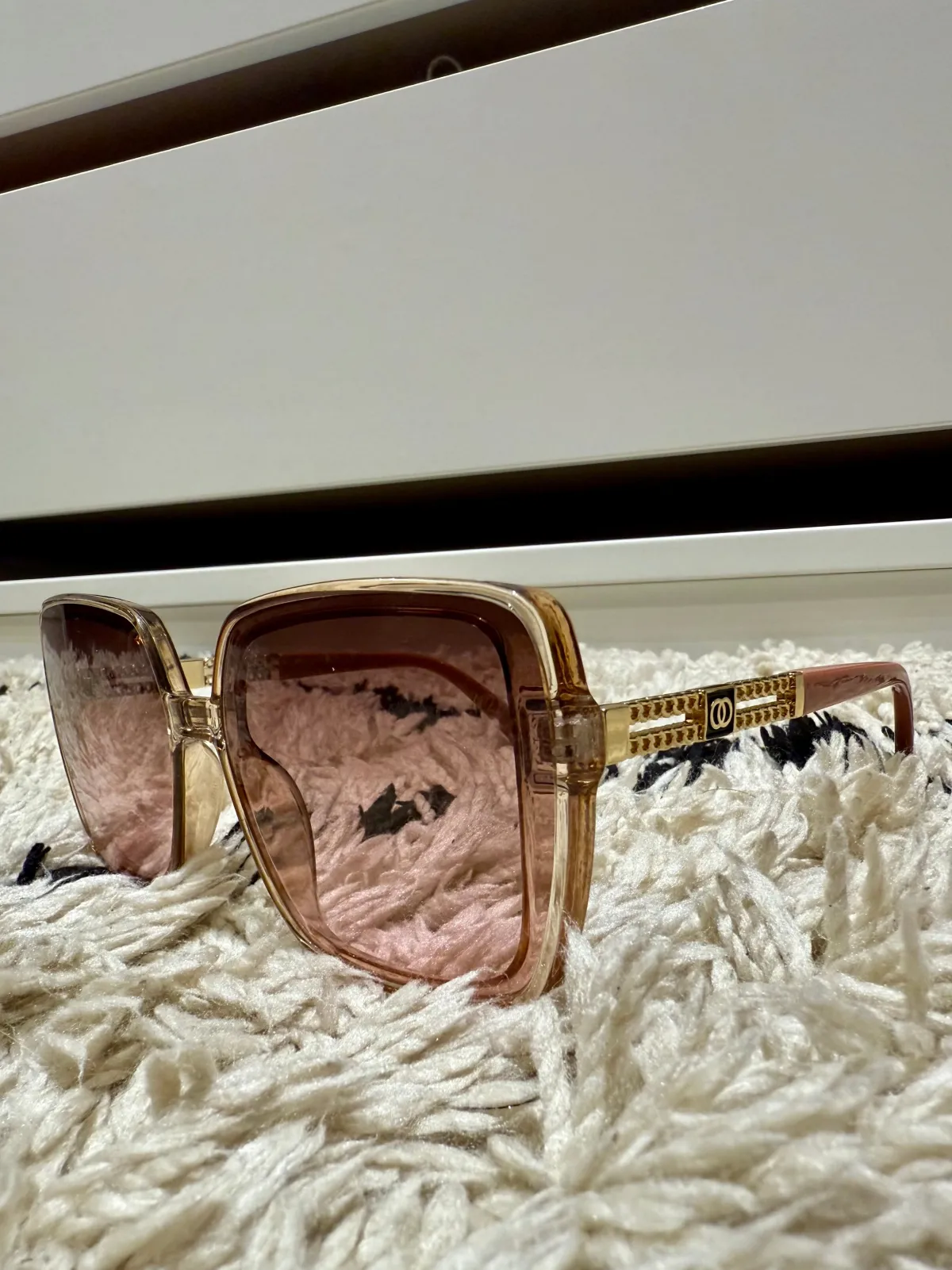 Online Occhiale rosa stecche oro con catenine Occhiali